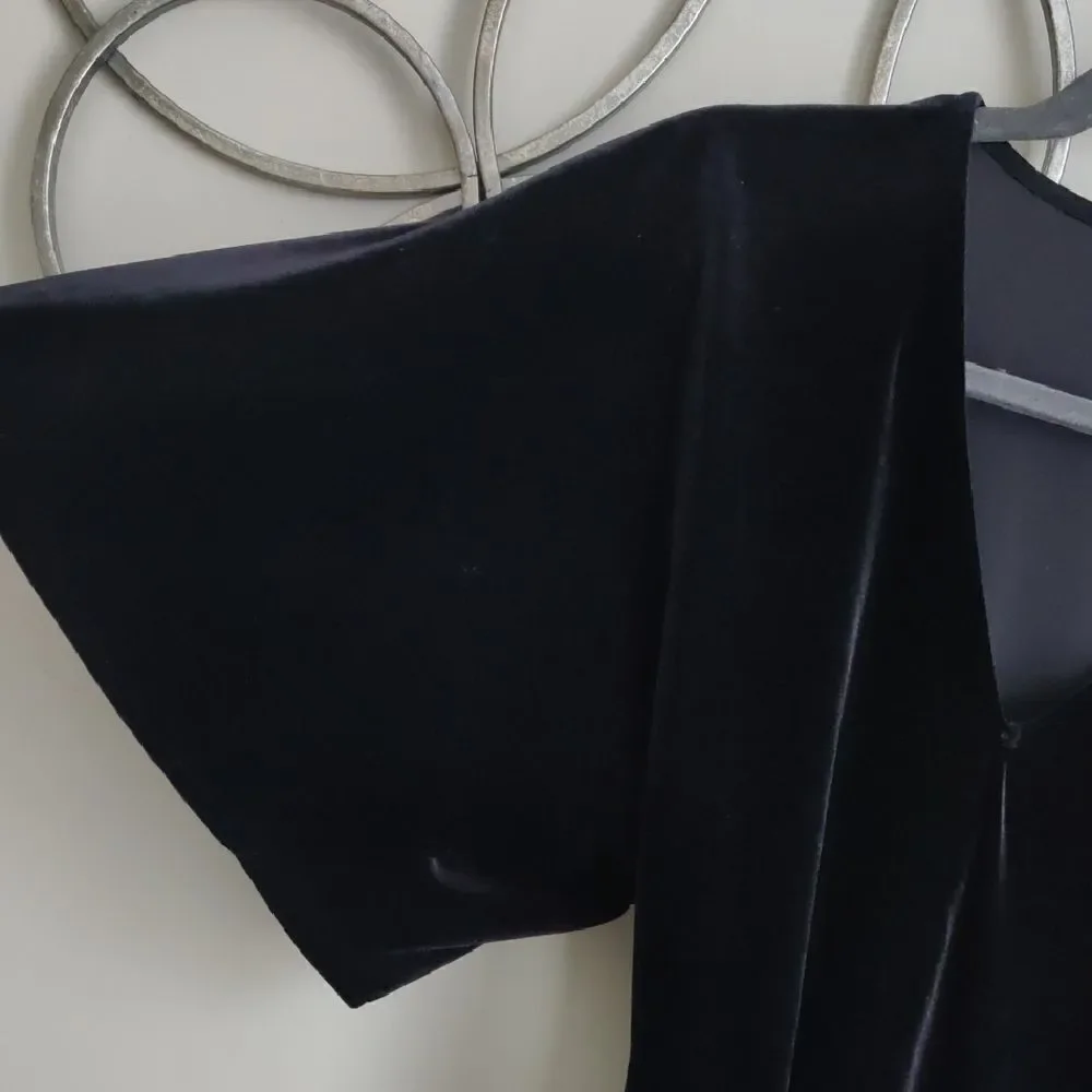 1.State black Velvet Top - Picture 4 of 7